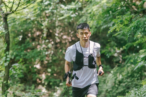 션, 루게릭병 요양병원 건립에 1억원 기부. <YG엔터테인먼트 제공>